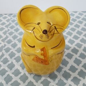 MCM Cheese Shaker Mouse